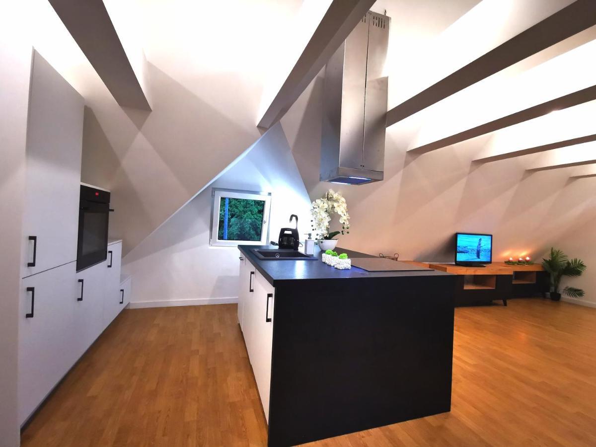 Chillout Apart In The Attic Apartment Lwowek Slaski Exterior photo